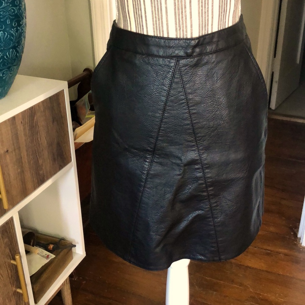 Faux leather skirt with pockets and zipper